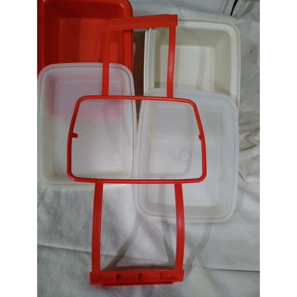 N/A tupperware red